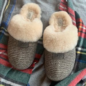 UGG Slippers in grey knit with shearling